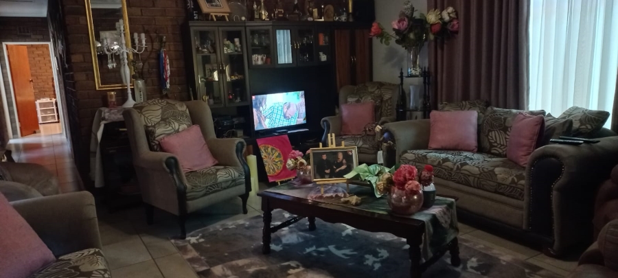 4 Bedroom Property for Sale in Randlespark North West